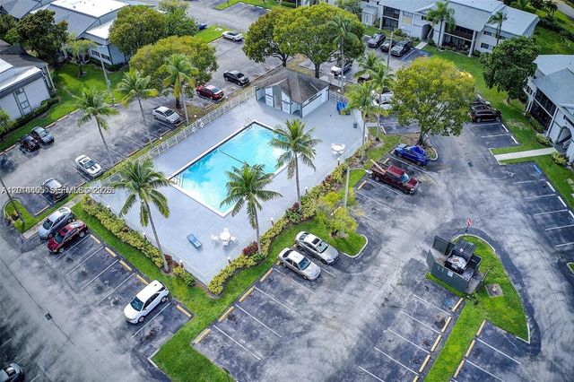 20680 NE 4th Ct 204, Miami, FL 33179