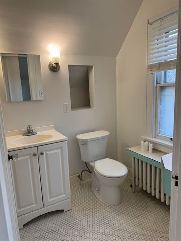 101 NE 6TH AVE, Minot, ND 58703