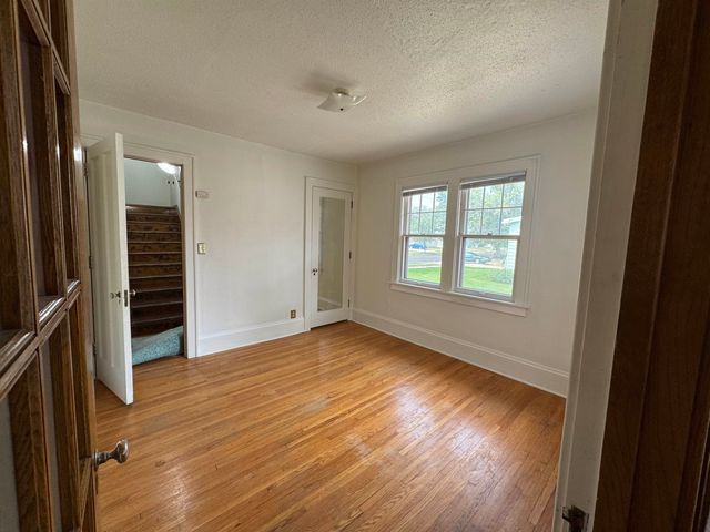 101 NE 6TH AVE, Minot, ND 58703