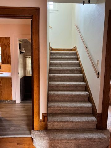 101 NE 6TH AVE, Minot, ND 58703