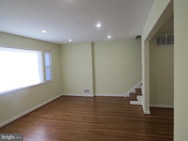 5129 CHILLUM PL NE, Washington, DC 20011