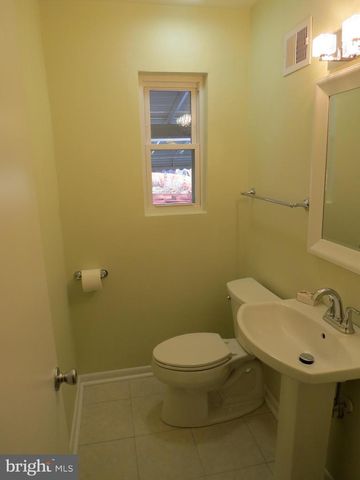 5129 CHILLUM PL NE, Washington, DC 20011