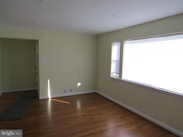 5129 CHILLUM PL NE, Washington, DC 20011