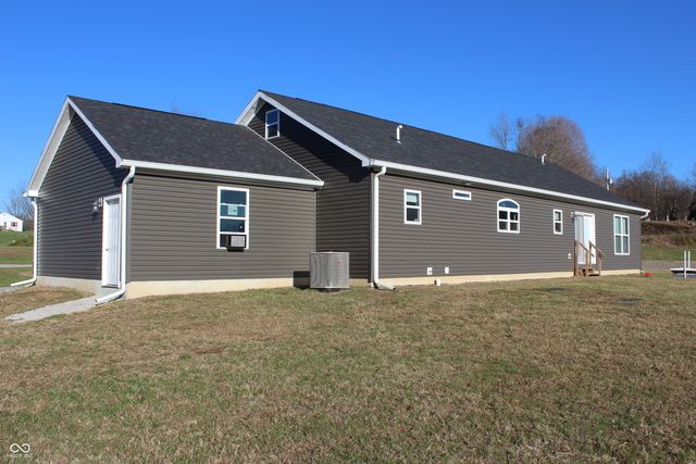 5814 W County Road 100 S, Greencastle, IN 46135