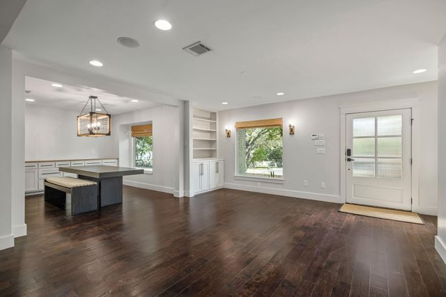 7202 Running Rope CIR, Austin, TX 78731