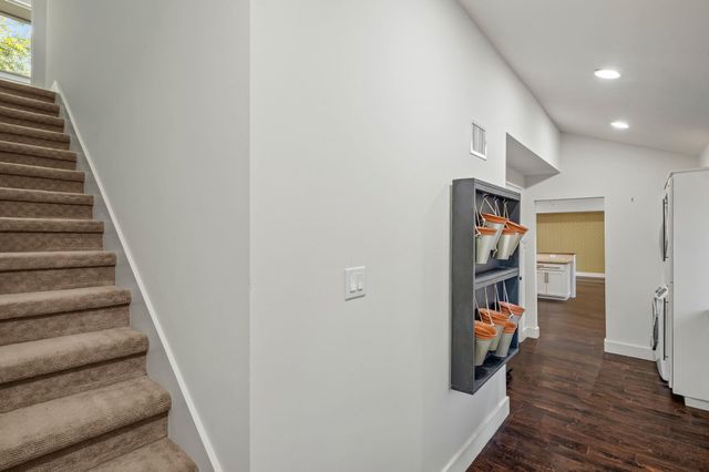 7202 Running Rope CIR, Austin, TX 78731