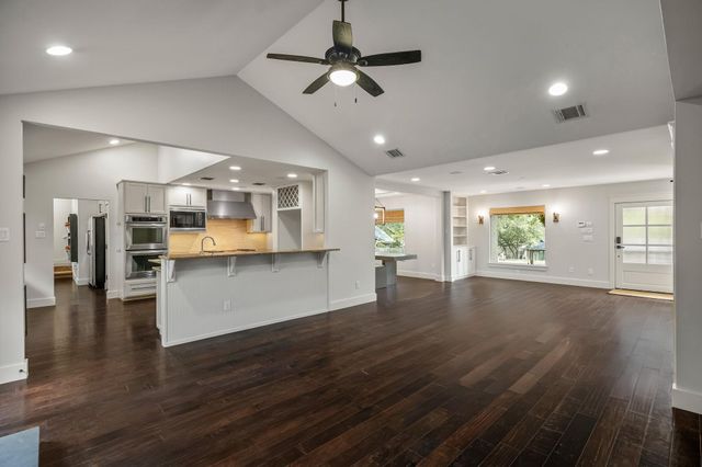 7202 Running Rope CIR, Austin, TX 78731