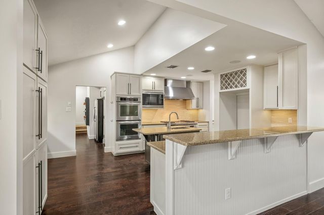 7202 Running Rope CIR, Austin, TX 78731