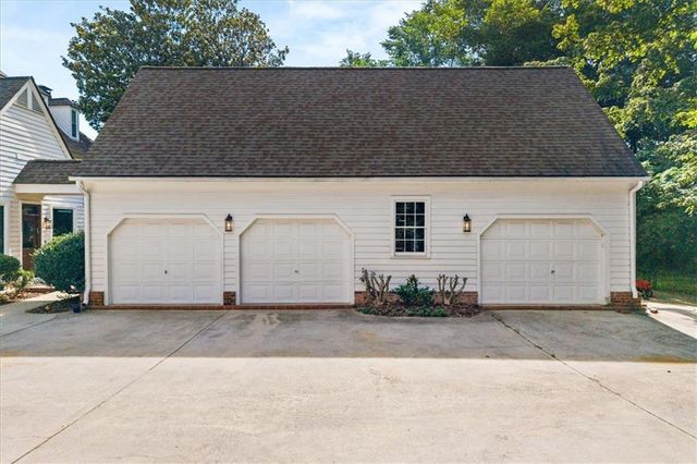 2073 Westover Plantation, Atlanta, GA 30338