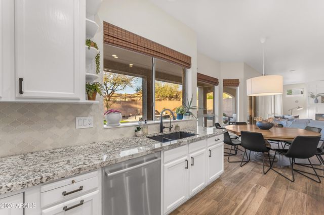 8148 E SIENNA Street, Mesa, AZ 85207