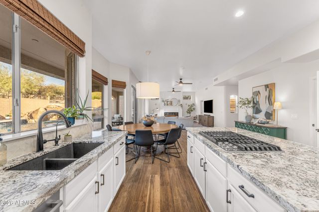 8148 E SIENNA Street, Mesa, AZ 85207