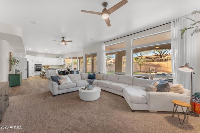 8148 E SIENNA Street, Mesa, AZ 85207