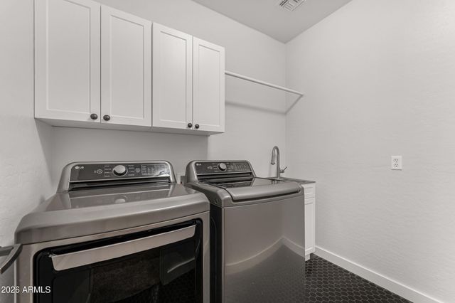 8148 E SIENNA Street, Mesa, AZ 85207