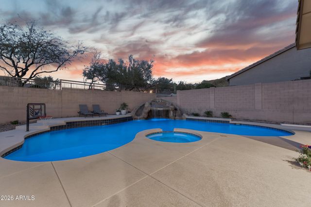 8148 E SIENNA Street, Mesa, AZ 85207