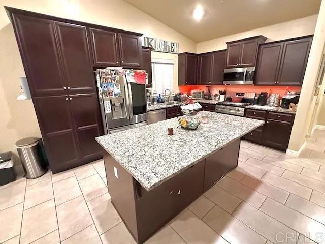 1170 Fire Fall Avenue, Lemoore, CA 93245