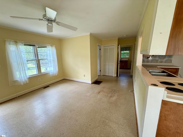 301 Pine Street, Clinton, SC 29325