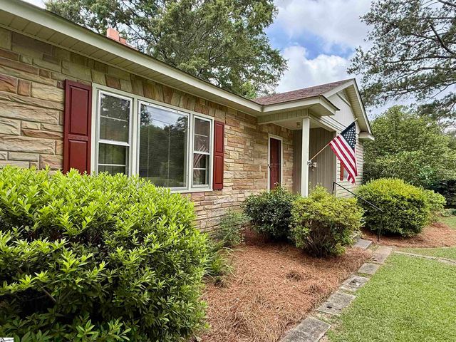 301 Pine Street, Clinton, SC 29325