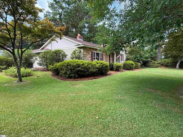 301 Pine Street, Clinton, SC 29325