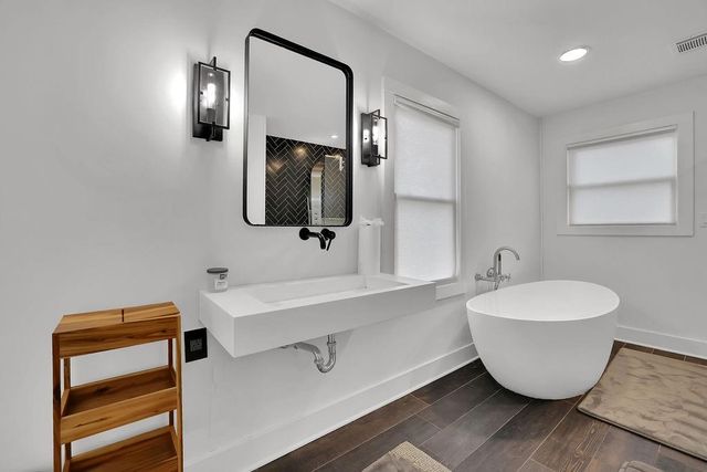 70 Bonnie Lane, Atlanta, GA 30328