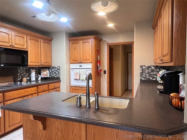 24 Jamestown Circle, Mcalester, OK 74501