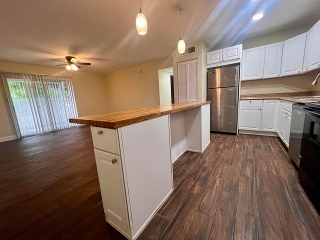 1500 N Congress Avenue A2, West Palm Beach, FL 33401