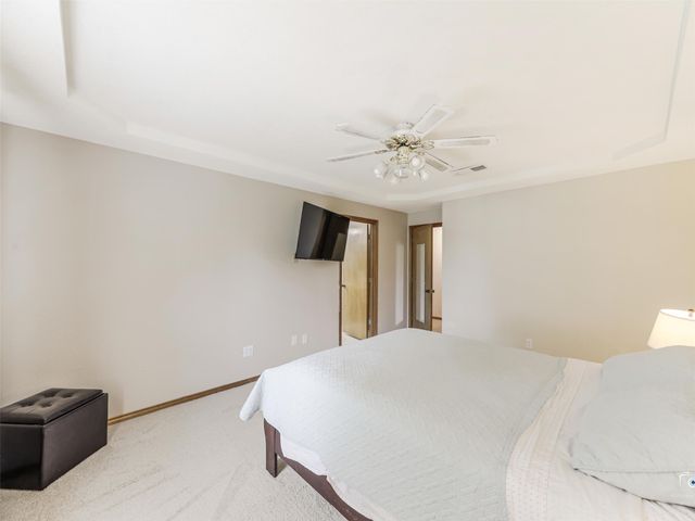 1432 Country Meadows Drive, Bedford, TX 76021