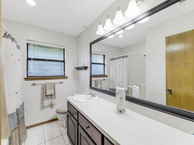 1432 Country Meadows Drive, Bedford, TX 76021