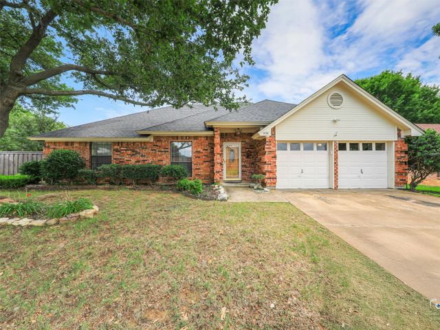 1432 Country Meadows Drive, Bedford, TX 76021