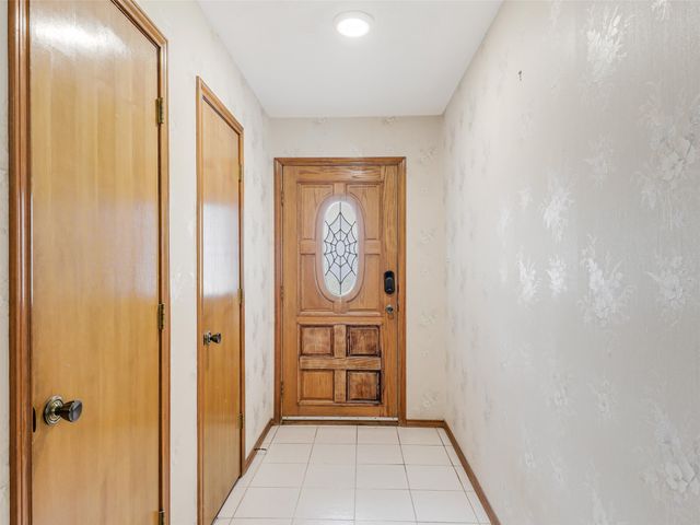 1432 Country Meadows Drive, Bedford, TX 76021