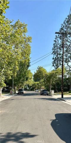5433 Beeler Avenue, Woodland Hills, CA 91367