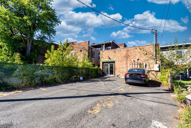 654 2nd Avenue, Troy, NY 12182