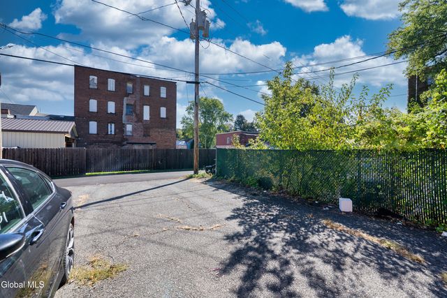 654 2nd Avenue, Troy, NY 12182