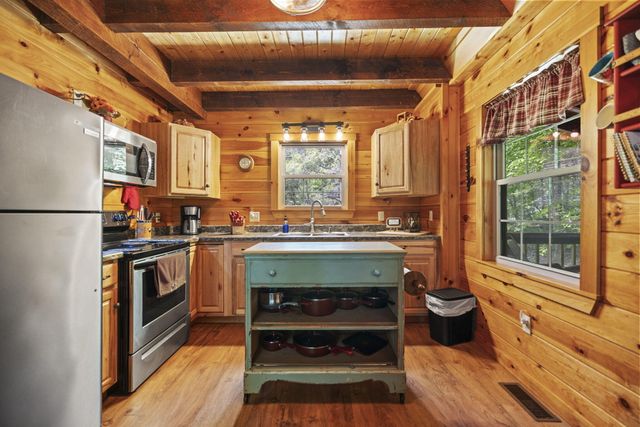 611 Paradise Drive, Rogers, KY 41365