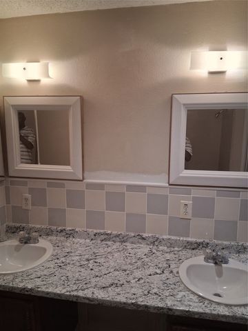 1100 Mapleview Drive, Arlington, TX 76018