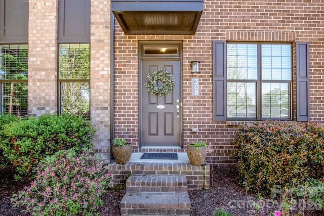 308 Linestowe Drive, Belmont, NC 28012