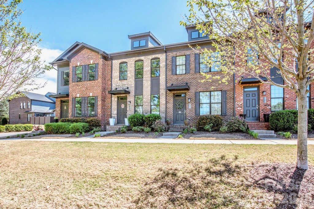 308 Linestowe Drive, Belmont, NC 28012