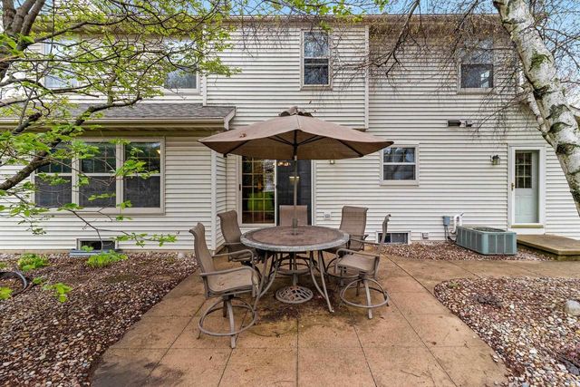 228 BOSWORTH LANE, Neenah, WI 54956