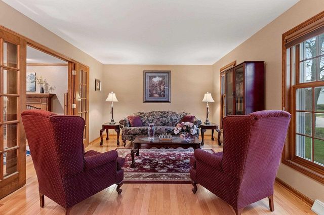 228 BOSWORTH LANE, Neenah, WI 54956