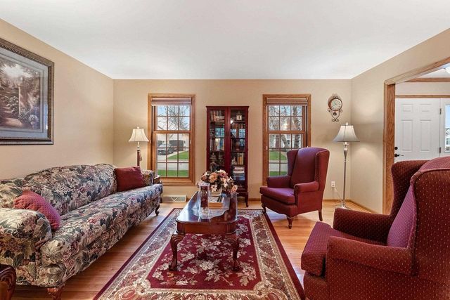 228 BOSWORTH LANE, Neenah, WI 54956