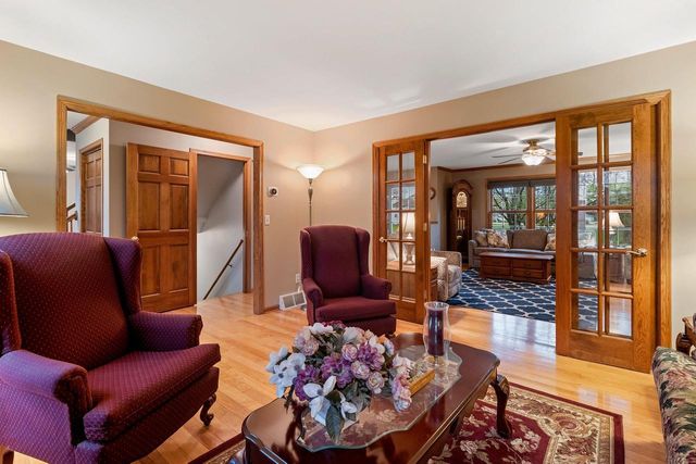 228 BOSWORTH LANE, Neenah, WI 54956