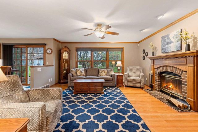 228 BOSWORTH LANE, Neenah, WI 54956