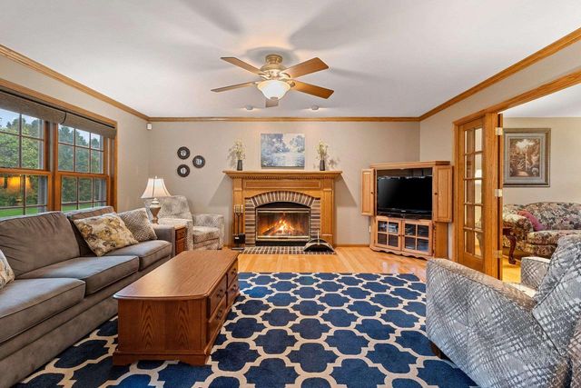 228 BOSWORTH LANE, Neenah, WI 54956