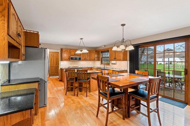 228 BOSWORTH LANE, Neenah, WI 54956