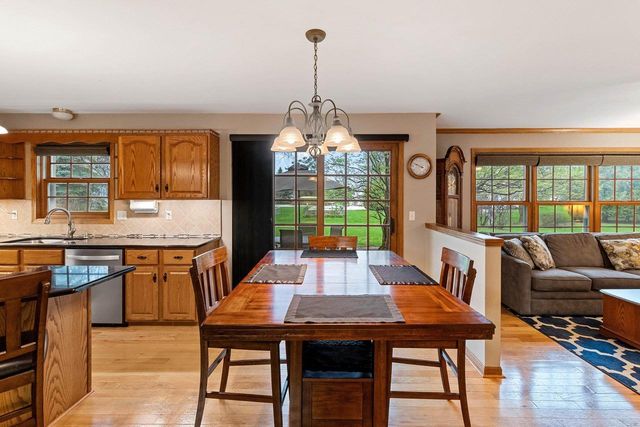 228 BOSWORTH LANE, Neenah, WI 54956