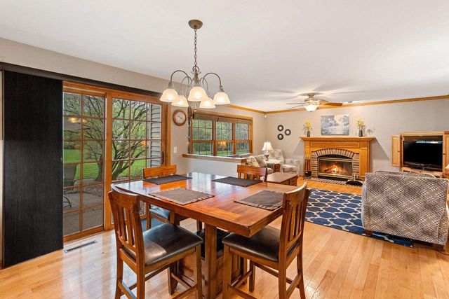 228 BOSWORTH LANE, Neenah, WI 54956