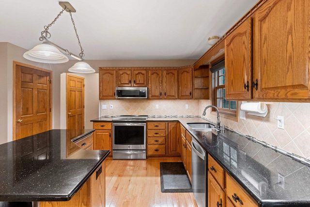 228 BOSWORTH LANE, Neenah, WI 54956
