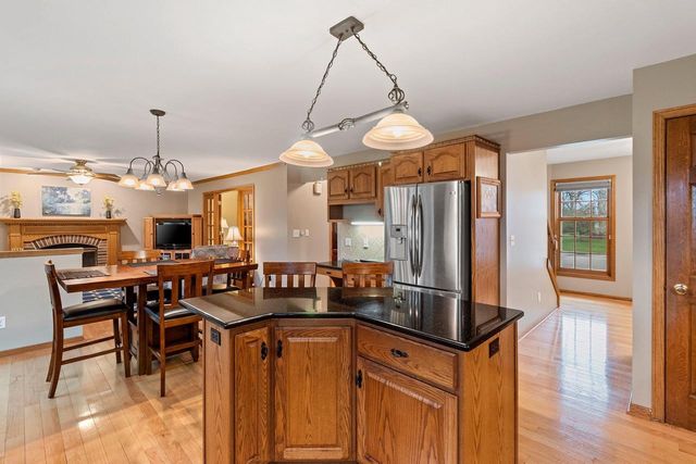 228 BOSWORTH LANE, Neenah, WI 54956