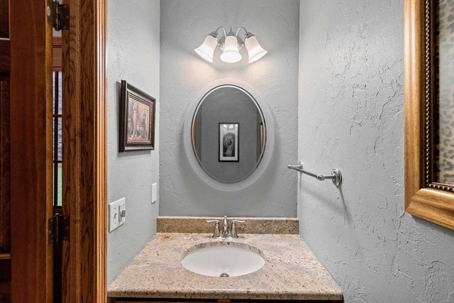 228 BOSWORTH LANE, Neenah, WI 54956