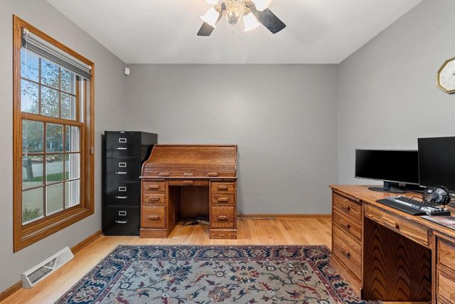 228 BOSWORTH LANE, Neenah, WI 54956