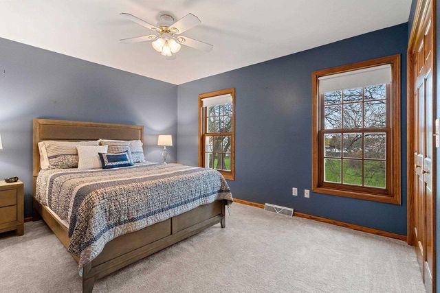 228 BOSWORTH LANE, Neenah, WI 54956